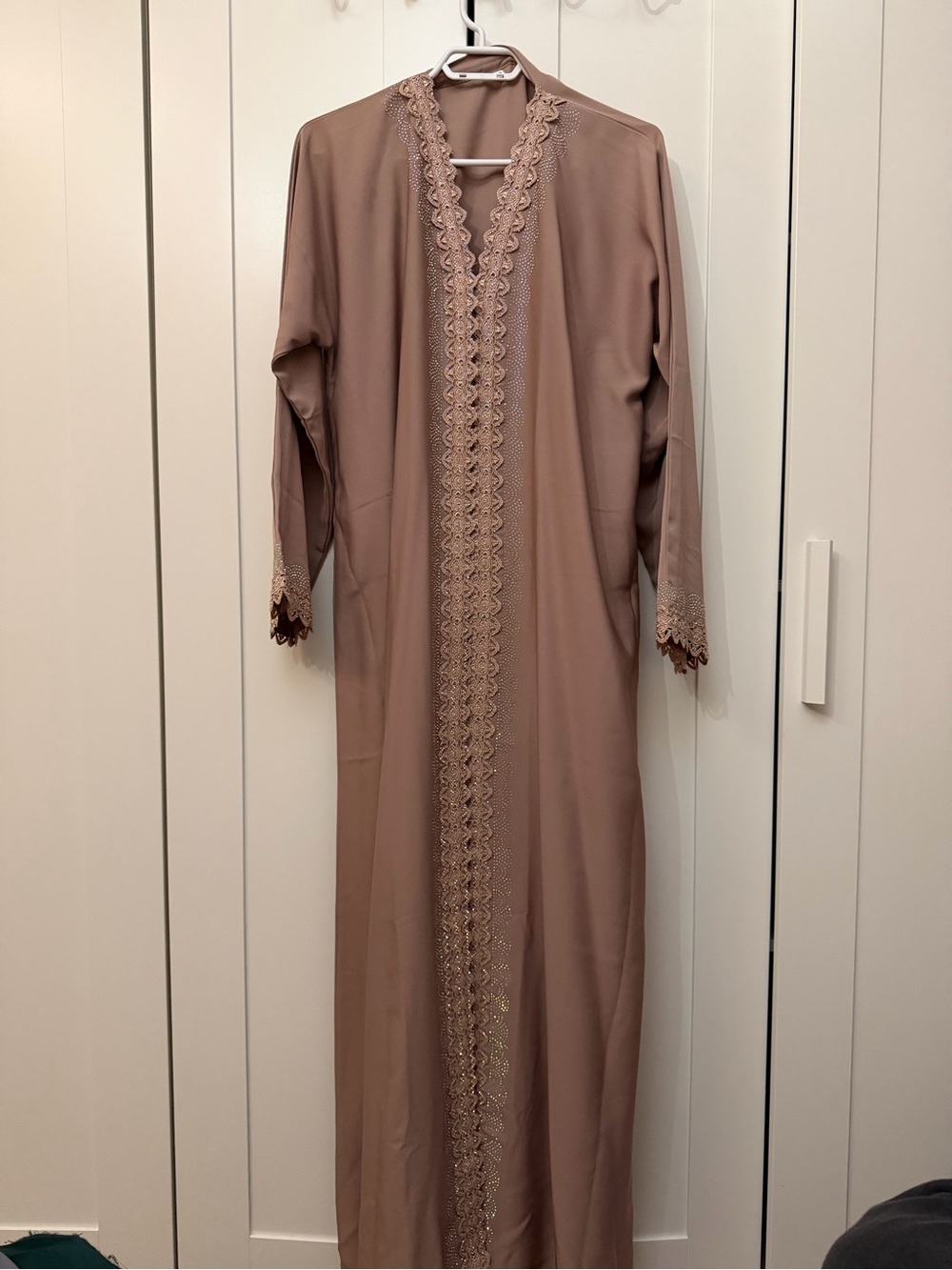 Women's Modest Lace-Trim Abaya Robe - Taupe